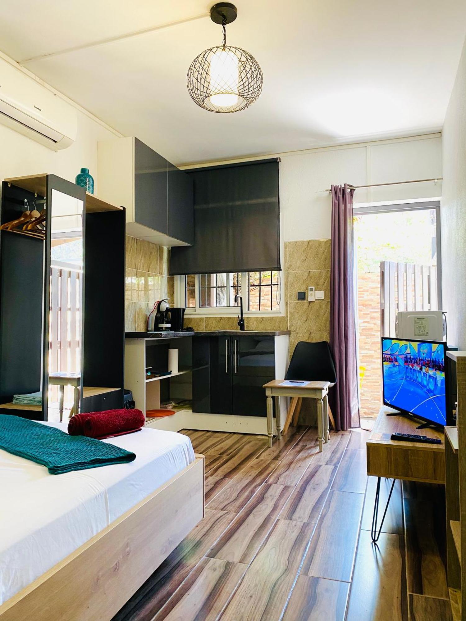 Moya Residence By Md Dzaoudzi Bilik gambar